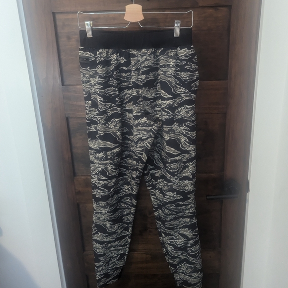 Under Armour Jogger - Picture 1 of 1